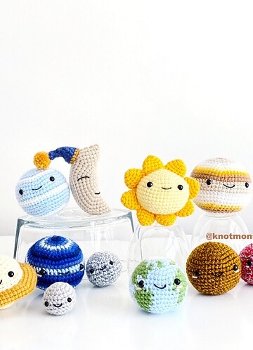 11 Planets Amigurumi Free Crochet Patterns