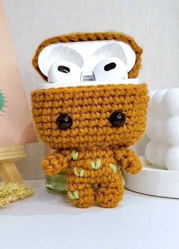 12 Crochet AirPod Holder Free Patterns