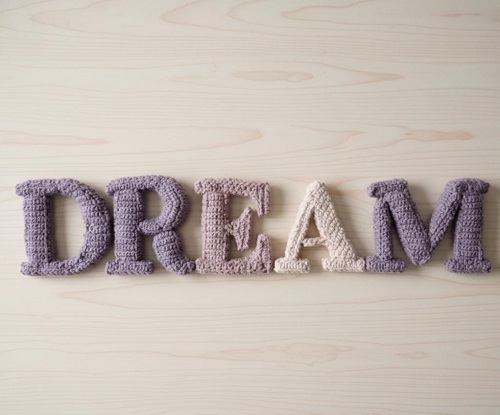 crochet-pattern-dream-in-3d-letters