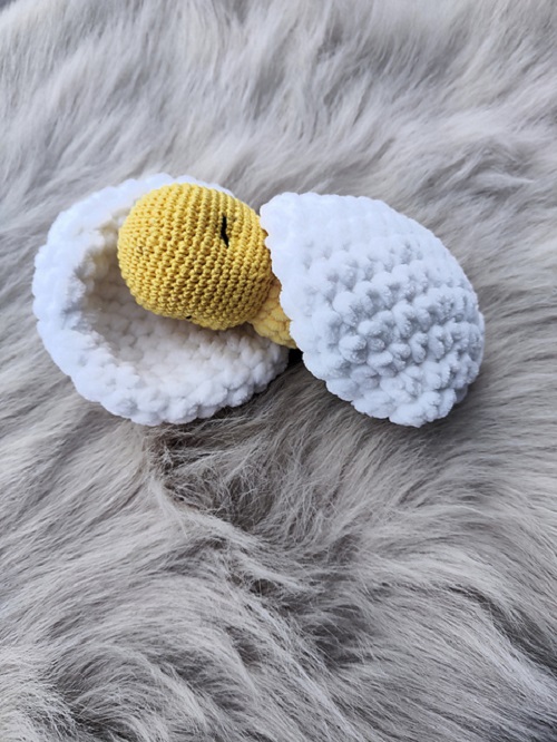 A charming baby bee lovey