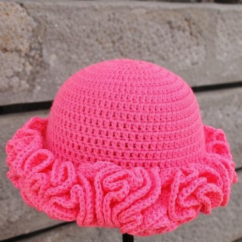 Pretty Crochet Ruffle Hat Pattern To Freshen Your Look