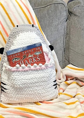 9 Crochet Fish Pillow Free Patterns