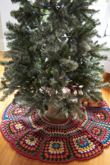 10 Crochet Christmas Tree Skirt Free Patterns