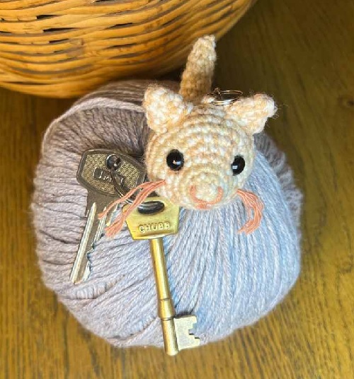 Free Amigurumi Kitten Keychain Pattern