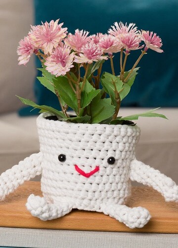 7 Plant Basket Buddy Free Crochet Patterns