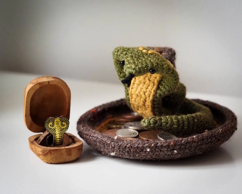 Bobble Head Snake